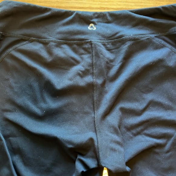 Titika Heart Mesh legging size 10 like new - Picture 8 of 16